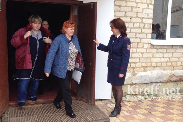 В Кировской школе-интернат отработали эвакуацию людей из здания