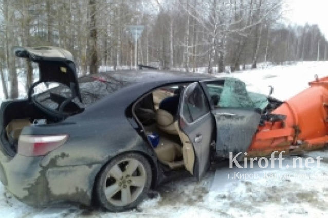 В Кировском районе произошло столкновение автомобилей Лексус и КАМАЗ