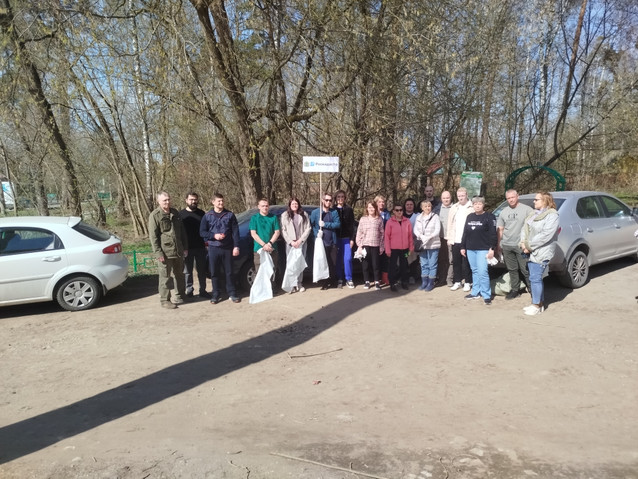 Представители Молодежного совета Роскадастра приняли участие в уборке на территории памятника природы Роща «Комсомольская»