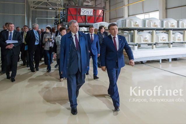Губернатор Артамонов посетил «Кировскую керамику»
